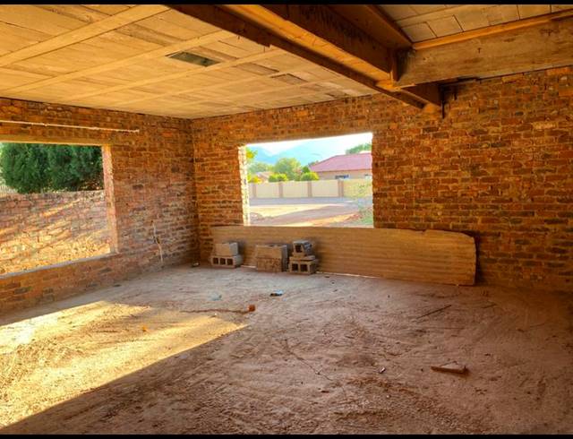 6 BEDROOM HOUSE FOR SALE IN CHROOM PARK